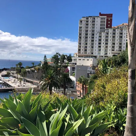 Beach Studio Apartment Funchal (Madeira)
