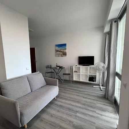 Beach Studio Apartment Φουνκάλ