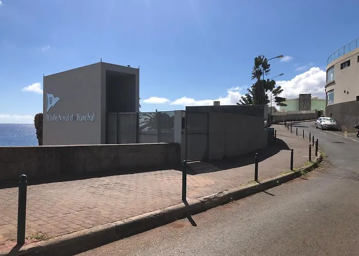 Beach Studio Apartment فونشال