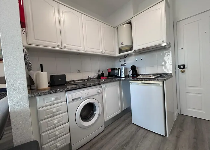 Beach Studio Apartment * فونشال