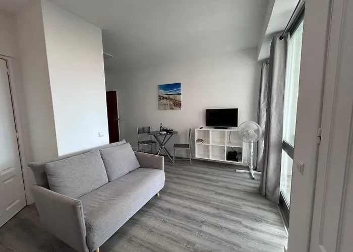 Beach Studio Apartment Φουνκάλ